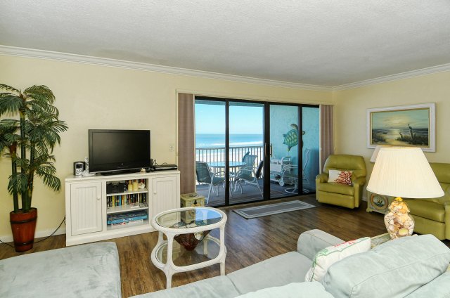 2 Condominium vacation rental located in Anna Maria Island 1