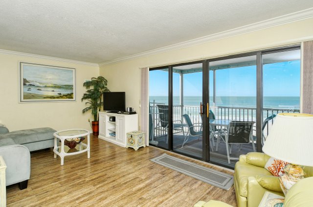 2 Condominium vacation rental located in Anna Maria Island 1