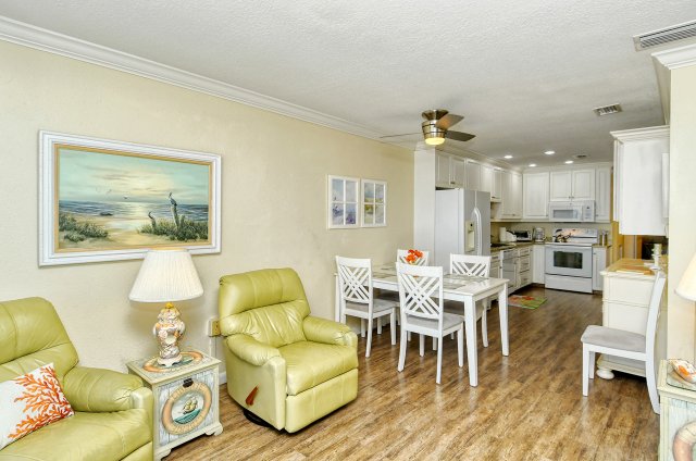 2 Condominium vacation rental located in Anna Maria Island 1