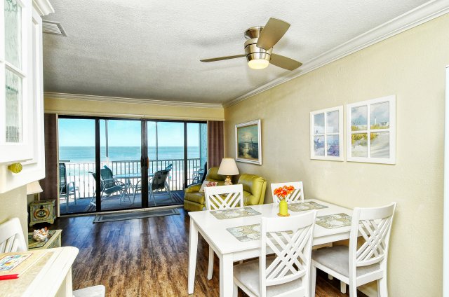 2 Condominium vacation rental located in Anna Maria Island 1