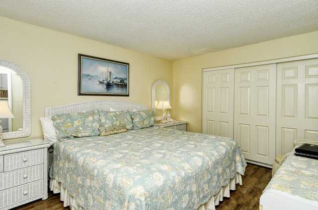 2 Condominium vacation rental located in Anna Maria Island 1