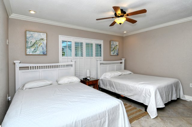 2 Condominium vacation rental located in Anna Maria Island 1