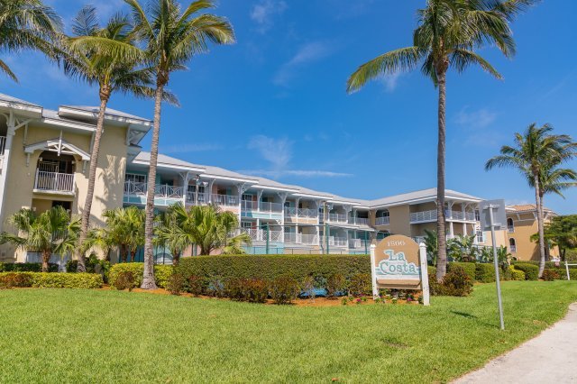 2 Condominium vacation rental located in Anna Maria Island 1