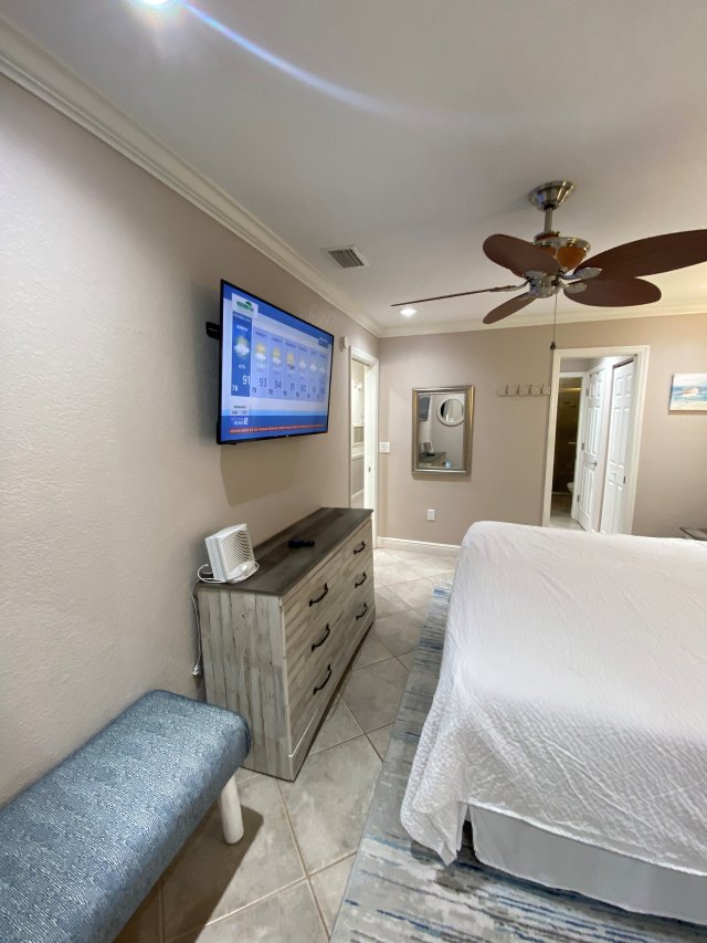 2 Condominium vacation rental located in Anna Maria Island 1