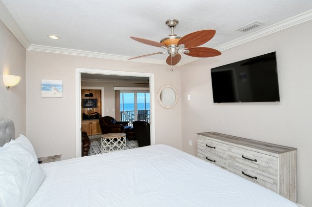 2 Condominium vacation rental located in Anna Maria Island 1