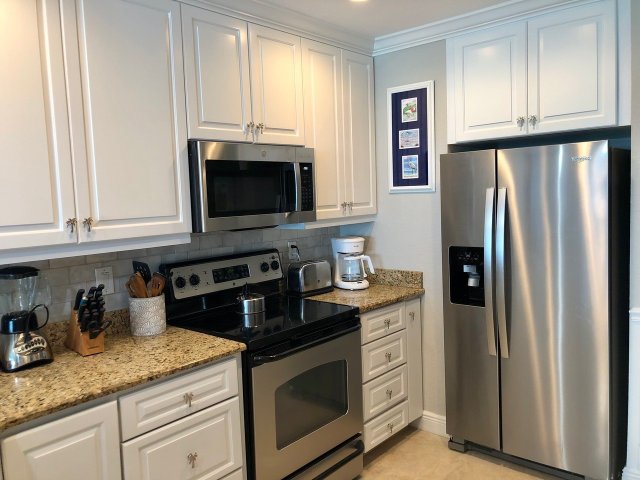 2 Condominium vacation rental located in Anna Maria Island 1