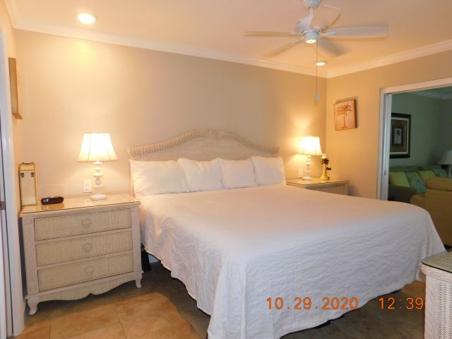 2 Condominium vacation rental located in Anna Maria Island 1