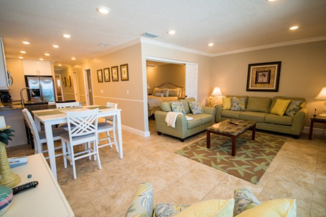 2 Condominium vacation rental located in Anna Maria Island 1