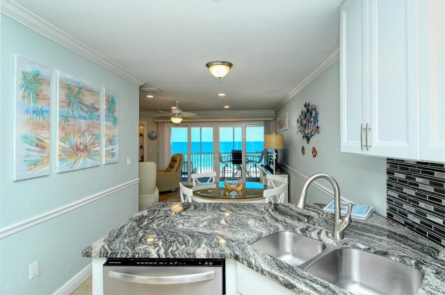 2 Condominium vacation rental located in Anna Maria Island 1