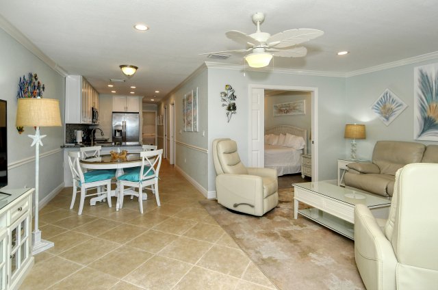 2 Condominium vacation rental located in Anna Maria Island 1