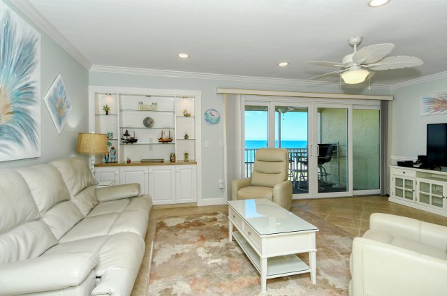 2 Condominium vacation rental located in Anna Maria Island 1