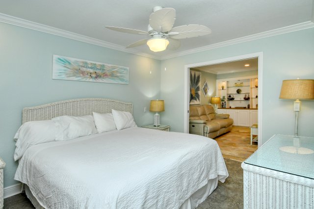 2 Condominium vacation rental located in Anna Maria Island 1