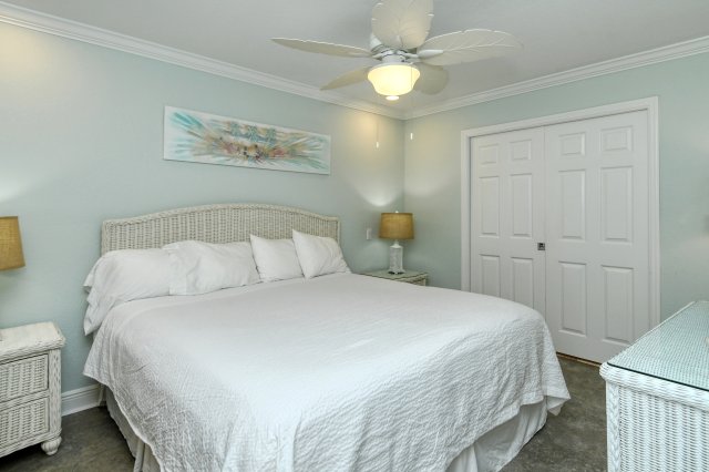 2 Condominium vacation rental located in Anna Maria Island 1