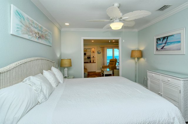 2 Condominium vacation rental located in Anna Maria Island 1