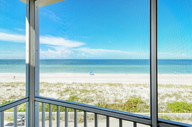 2 Condominium vacation rental located in Anna Maria Island 1