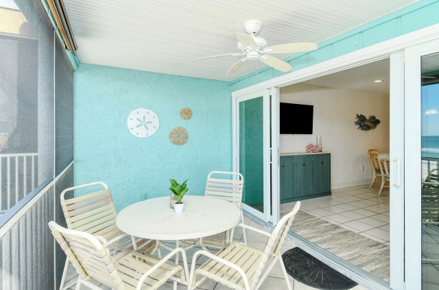 2 Condominium vacation rental located in Anna Maria Island 1