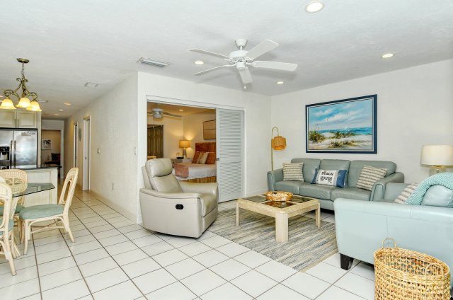 2 Condominium vacation rental located in Anna Maria Island 1