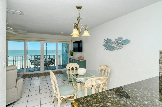 2 Condominium vacation rental located in Anna Maria Island 1