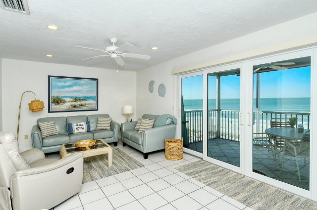 2 Condominium vacation rental located in Anna Maria Island 1