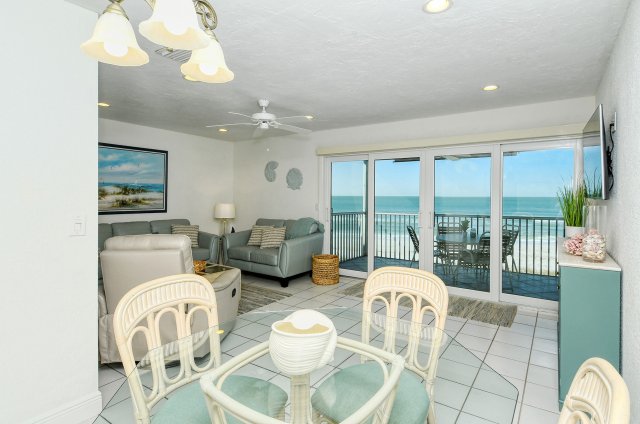 2 Condominium vacation rental located in Anna Maria Island 1