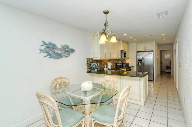 2 Condominium vacation rental located in Anna Maria Island 1