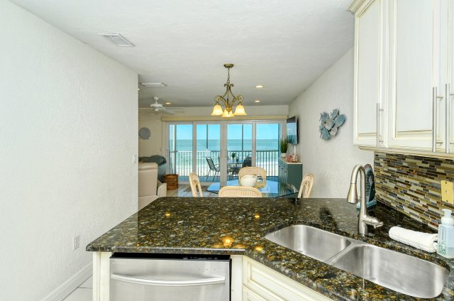 2 Condominium vacation rental located in Anna Maria Island 1