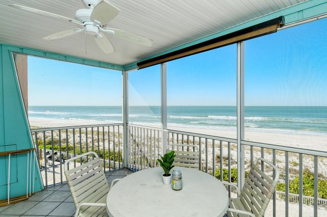 2 Condominium vacation rental located in Anna Maria Island 1