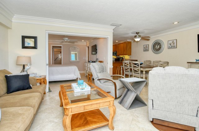 2 Condominium vacation rental located in Anna Maria Island 1