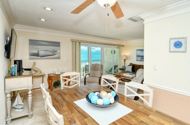 2 Condominium vacation rental located in Anna Maria Island 1