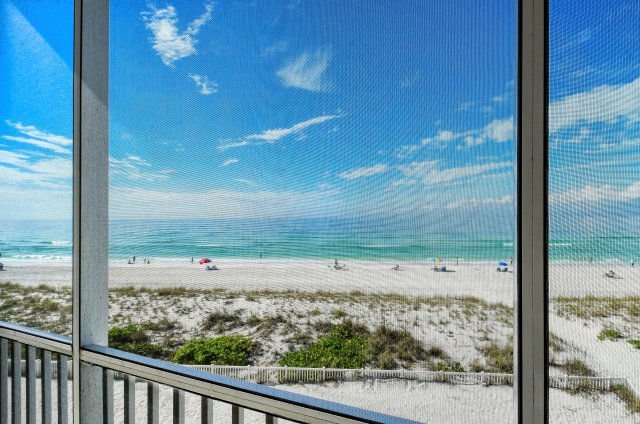 2 Condominium vacation rental located in Anna Maria Island 1