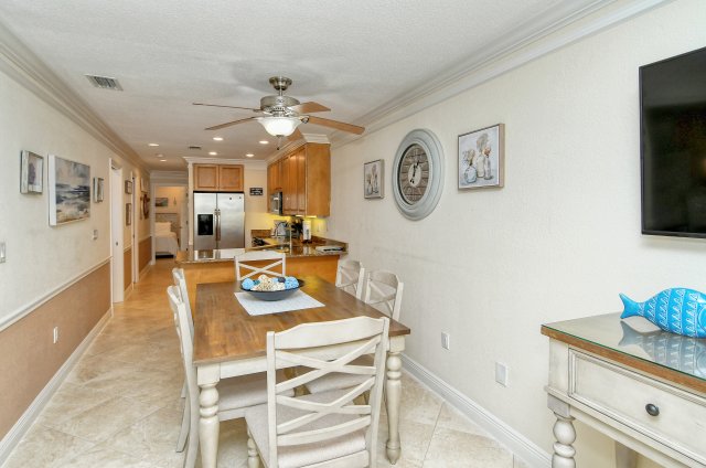 2 Condominium vacation rental located in Anna Maria Island 1