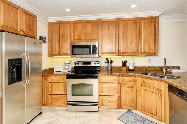 2 Condominium vacation rental located in Anna Maria Island 1