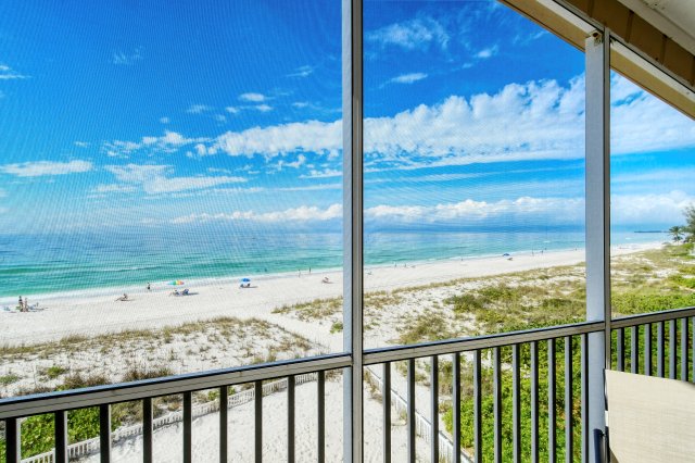 2 Condominium vacation rental located in Anna Maria Island 1