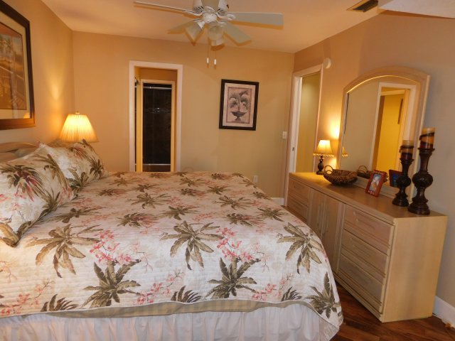 2 Condominium vacation rental located in Anna Maria Island 1