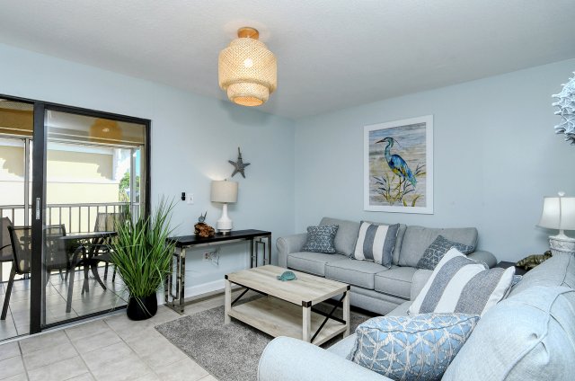 2 Condominium vacation rental located in Anna Maria Island 1