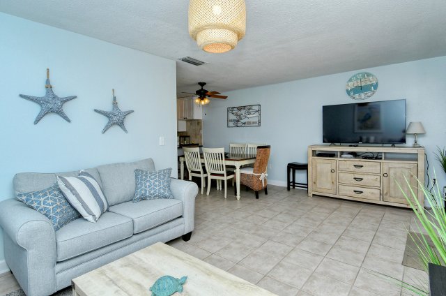 2 Condominium vacation rental located in Anna Maria Island 1