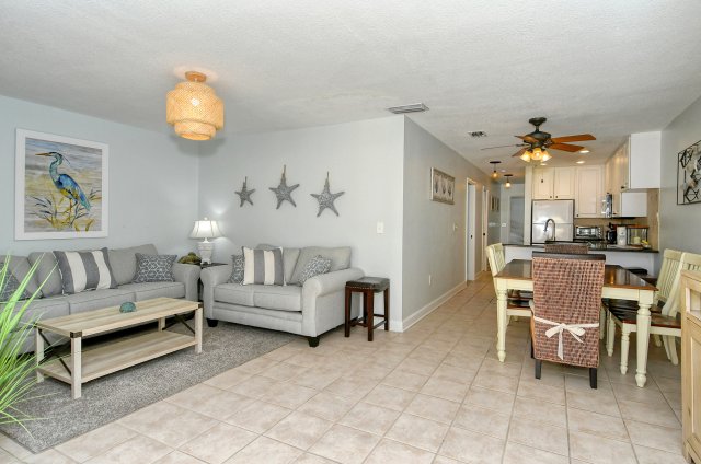 2 Condominium vacation rental located in Anna Maria Island 1