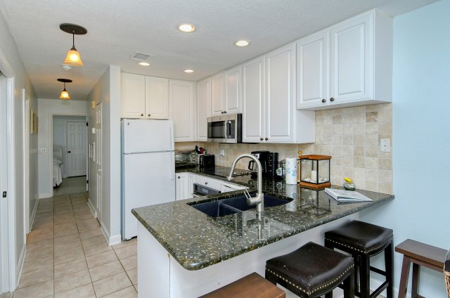 2 Condominium vacation rental located in Anna Maria Island 1