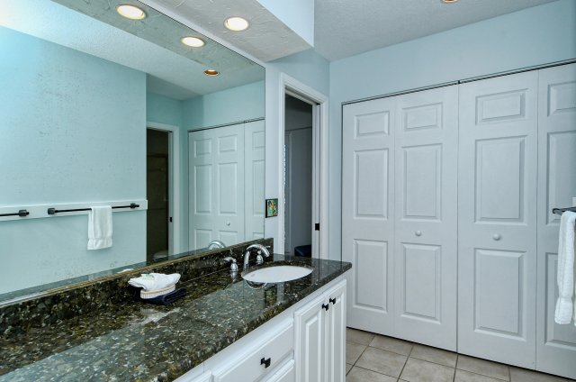 2 Condominium vacation rental located in Anna Maria Island 1