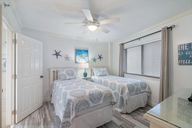 4 Condominium vacation rental located in Destin 1