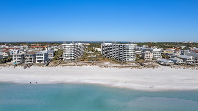 4 Condominium vacation rental located in Destin 1