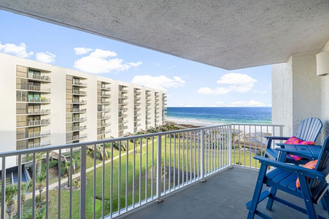 4 Condominium vacation rental located in Destin 1