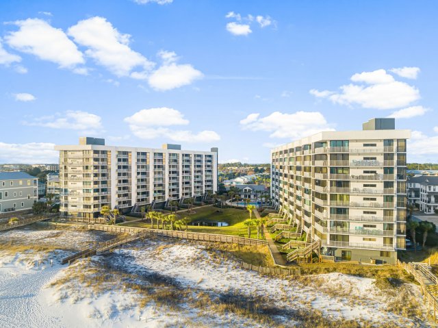 4 Condominium vacation rental located in Destin 1