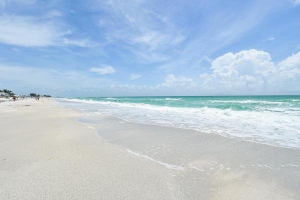 2 Condominium vacation rental located in Anna Maria Island 1