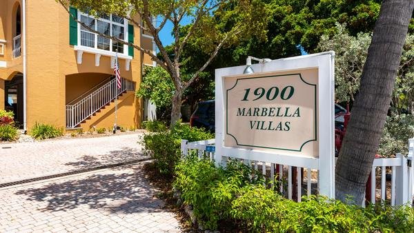 2 Condominium vacation rental located in Anna Maria Island 1