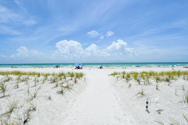 2 Condominium vacation rental located in Anna Maria Island 1