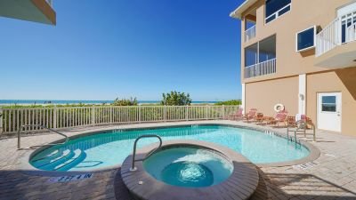 2 Condominium vacation rental located in Anna Maria Island 1