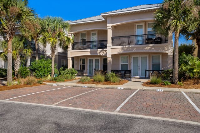 3 Villa vacation rental located in Destin 1