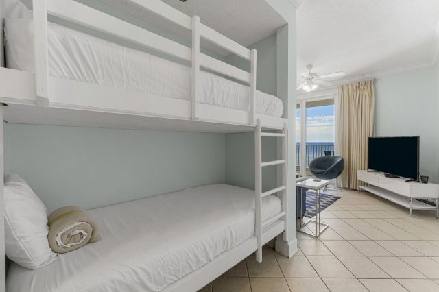 1 Condominium vacation rental located in Panama City Beach 1