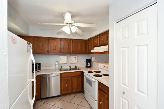 2 Condominium vacation rental located in Anna Maria Island 1